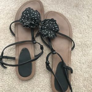 Size 8 sandals (I’m 7.5 usually and they fit good)